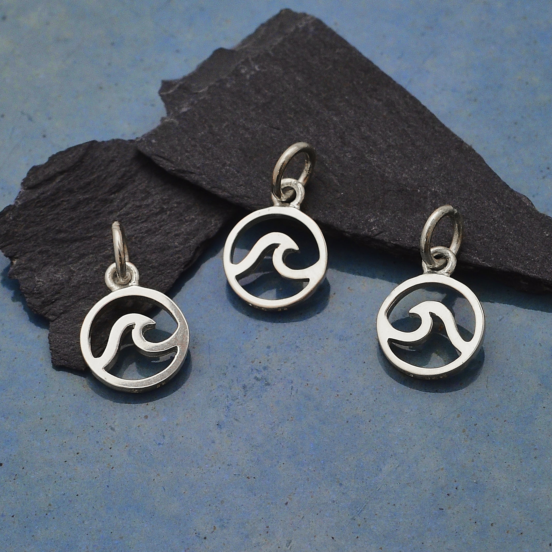 Mini Openwork Wave Charm - Poppies Beads n' More